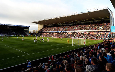 亚斯在进攻 亚斯在进攻